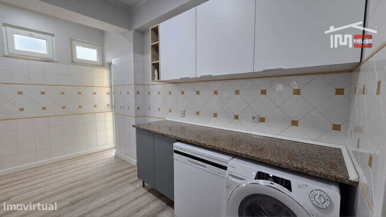 T2 Renovado no Centro de Setúbal  92 m²-2