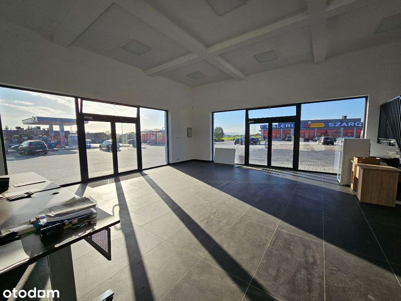 Nowoczesny budynek na sprzedaż/wynajem-14