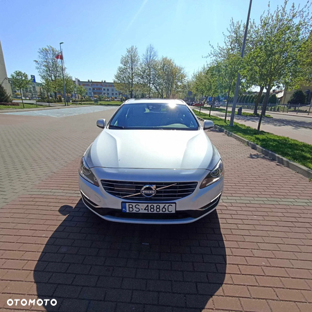 Volvo V60 T5 Drive-E Dynamic Edition (Momentum) - 8