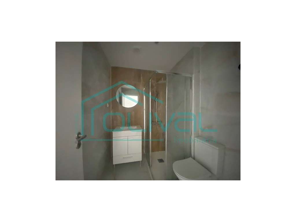 Apartamento t2 à venda na Rua São Francisco Xavier, 10-1