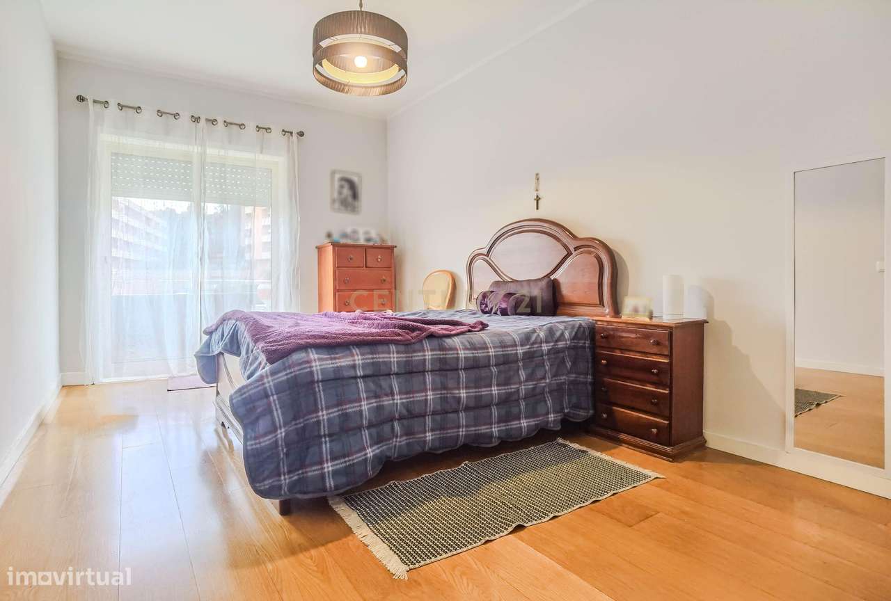 Apartamento T2 com Varanda, Garagem e Piscina | Valongo-23