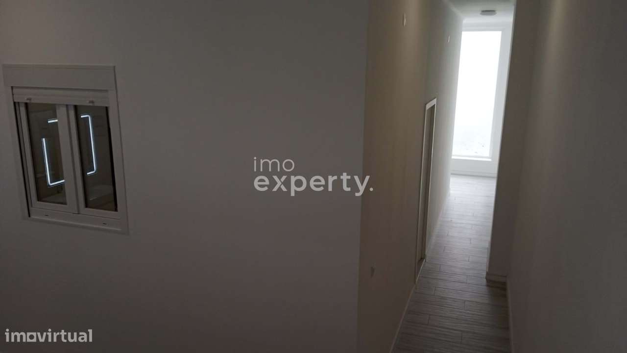 Loja com com 204m2 e terraço no Barreiro - Grande imagem: 4/20