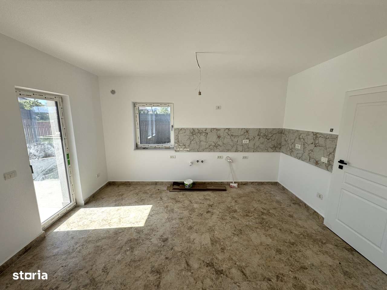 500mp teren!Dormitor jos!ASFALT!Încălz în pard!Vila 4 camere Miroslava - Imagine principală: 5/10