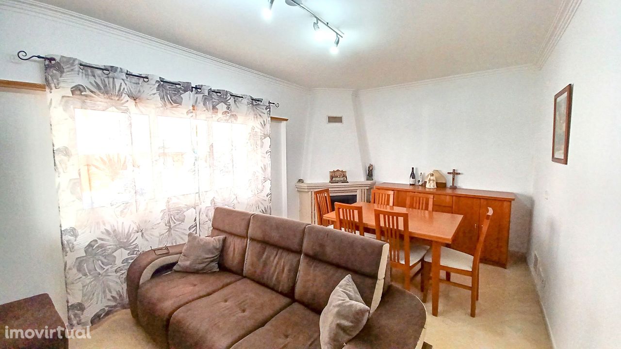 Apartamento T3 em Rinchoa