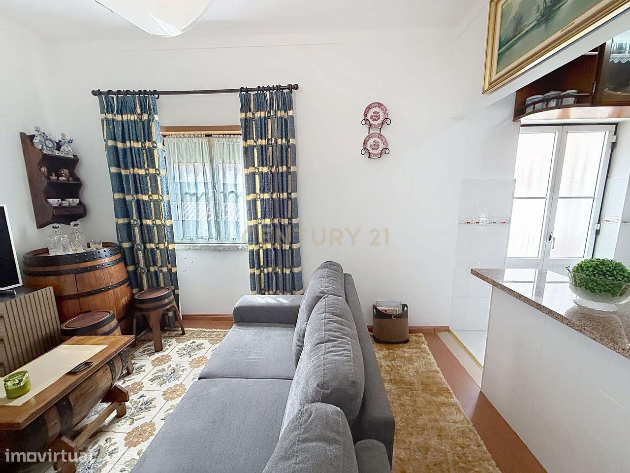 Apartamento T2 no Centro Histórico da Nazaré com Vista Mar-22