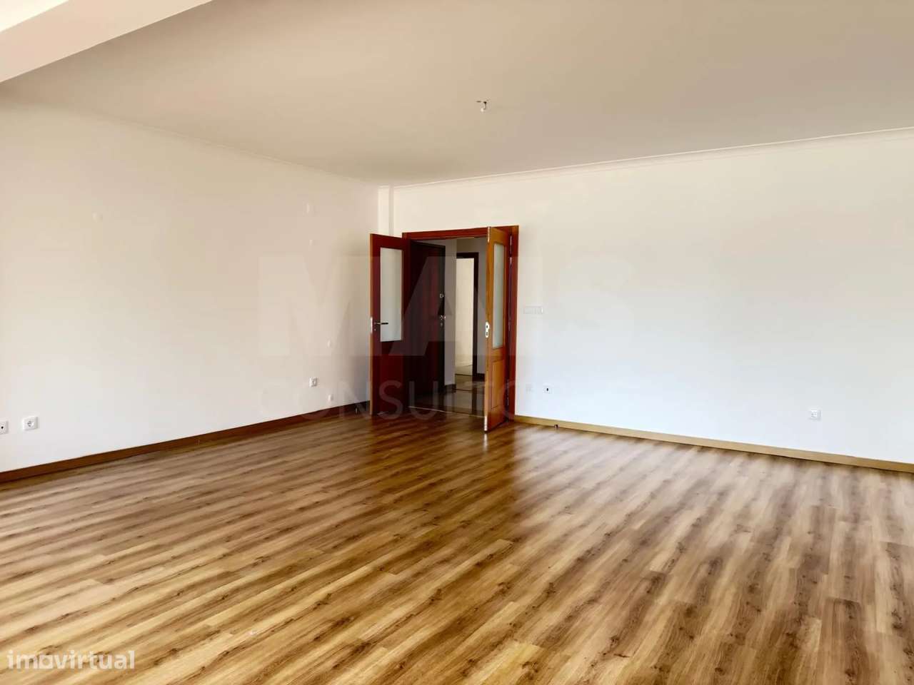 Apartamento T2 Semi-Novo | Terraço | Garagem | Bombarral-7