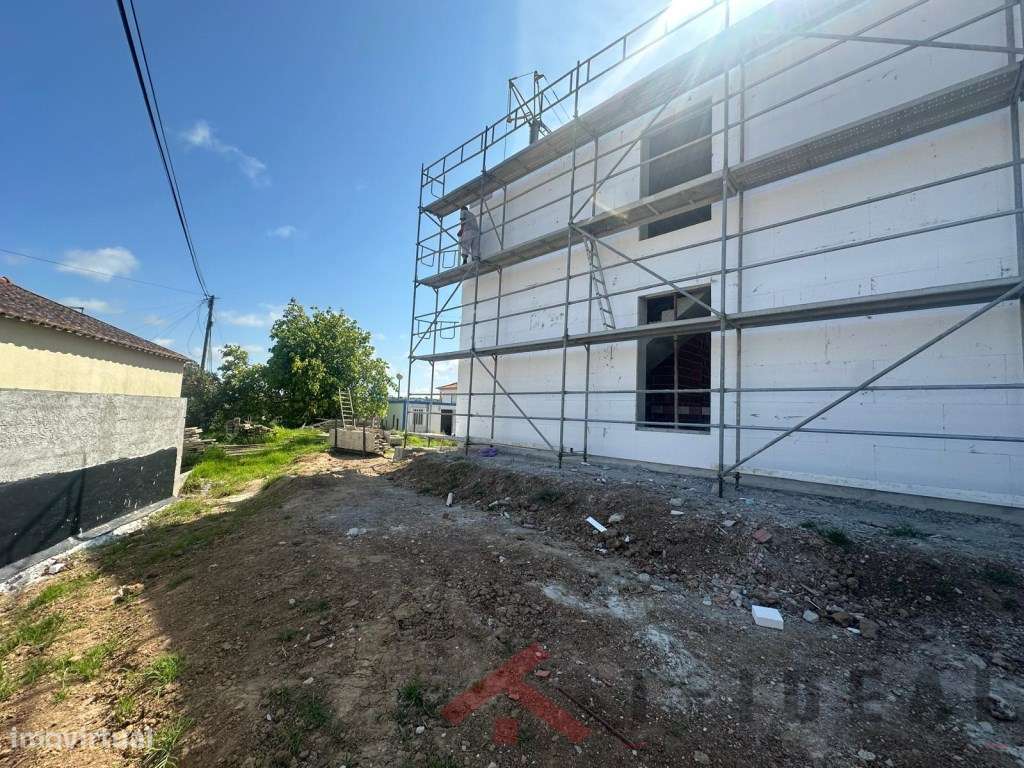 Moradia T3 Nova Moderna-8