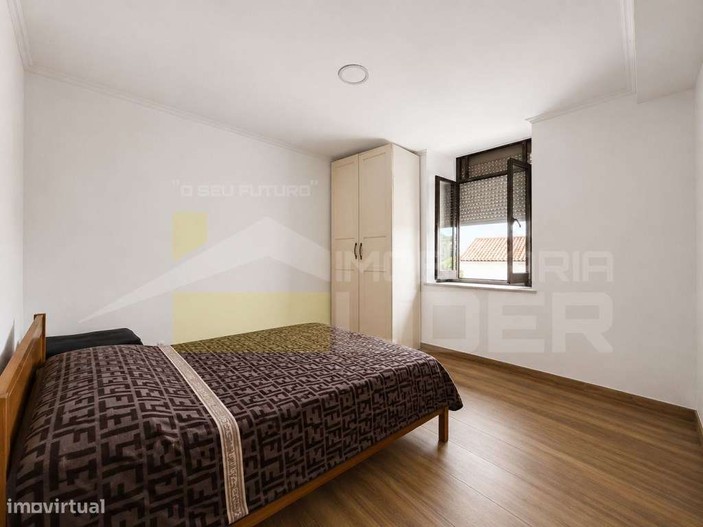 Oferta de Verão oferecemos a escritura 
Apartamento T2 remodelado ...-14