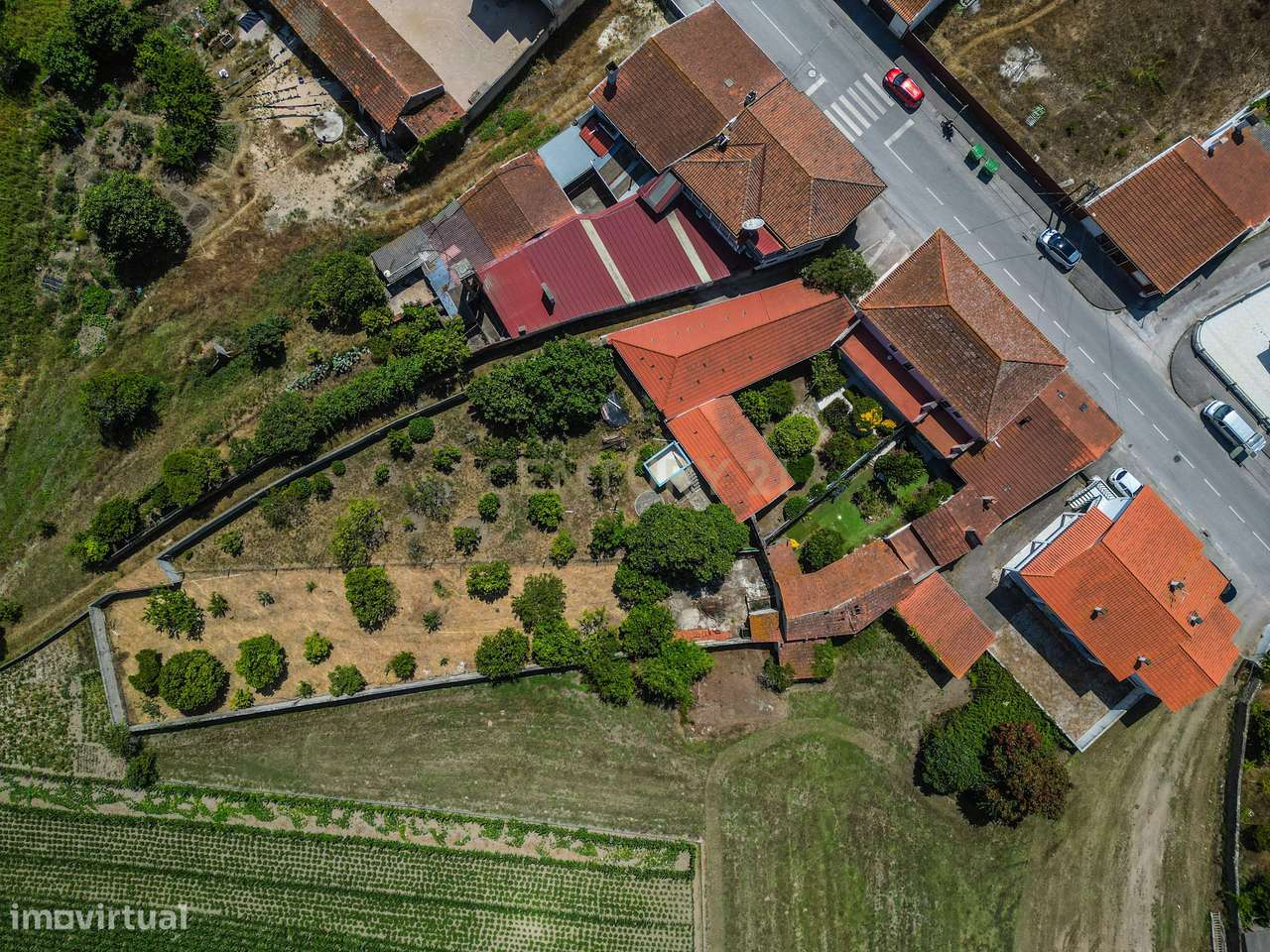 Moradia T4+1 com 2 Apartamentos + Terreno - Grande imagem: 5/60