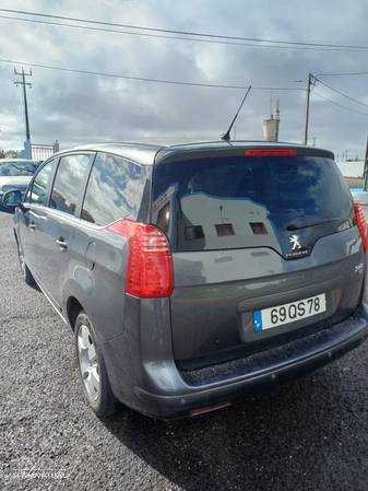 Peugeot 5008 1.6 E-HDi 7L Allure 2-Tronic - 3