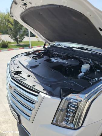 Cadillac Escalade - 12