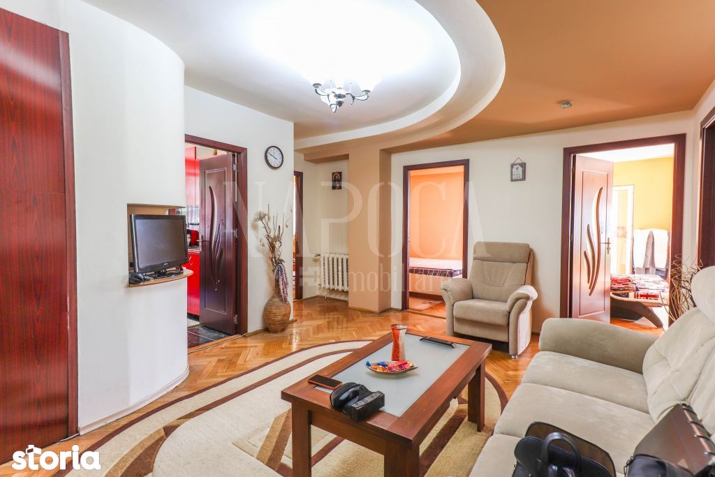 Apartament cu 3 camere la parter, cu garaj in zona Gradini Manastur!