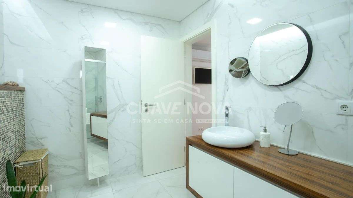 Moradia T4 com Vista Mar em São Félix da Marinha-28