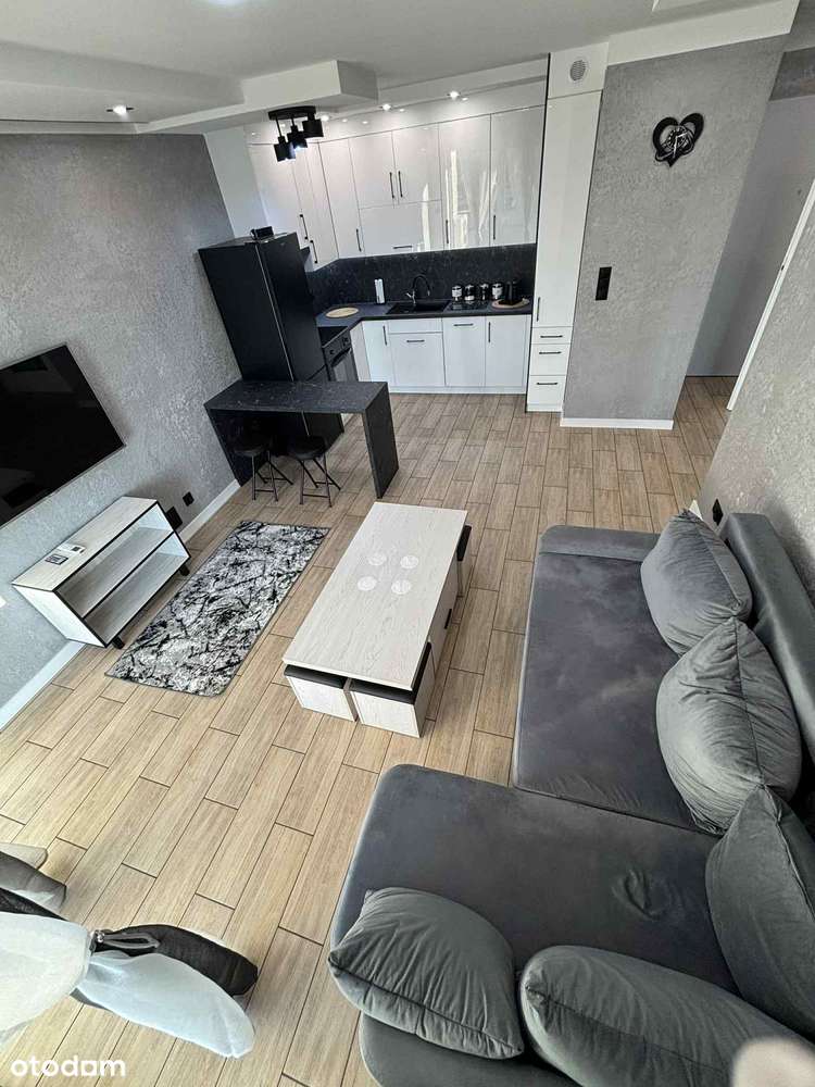 Wynajmę lub sprzedam mieszkanie 2-pokojowe z balkonem i windą. - Pełny obrazek: 2/7