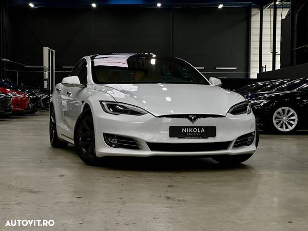 Tesla Model S - 1