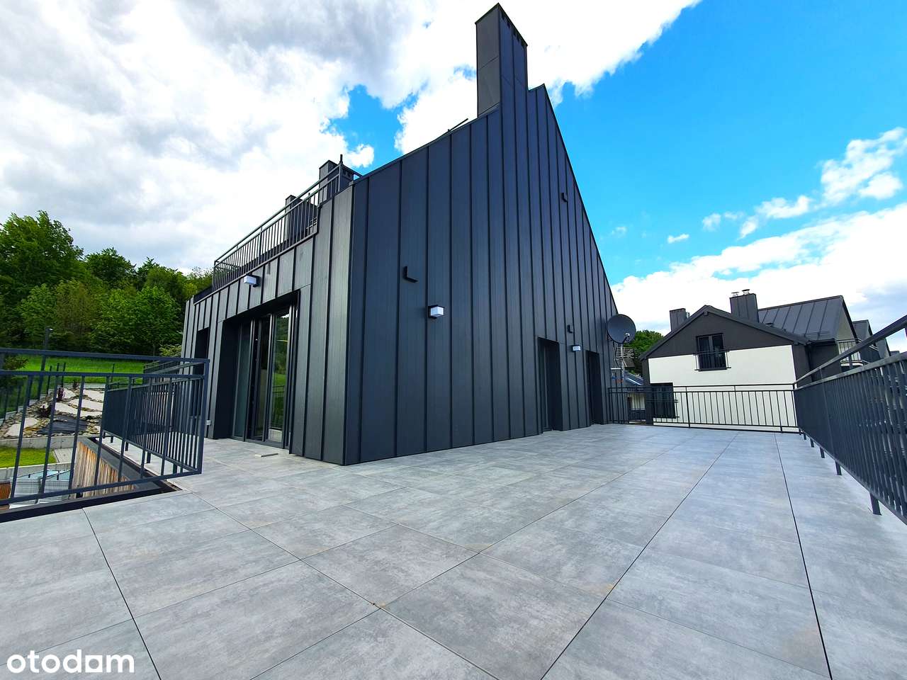 Podwójny apartament pod klucz z dużymi tarasami, sauną i parkingiem-0