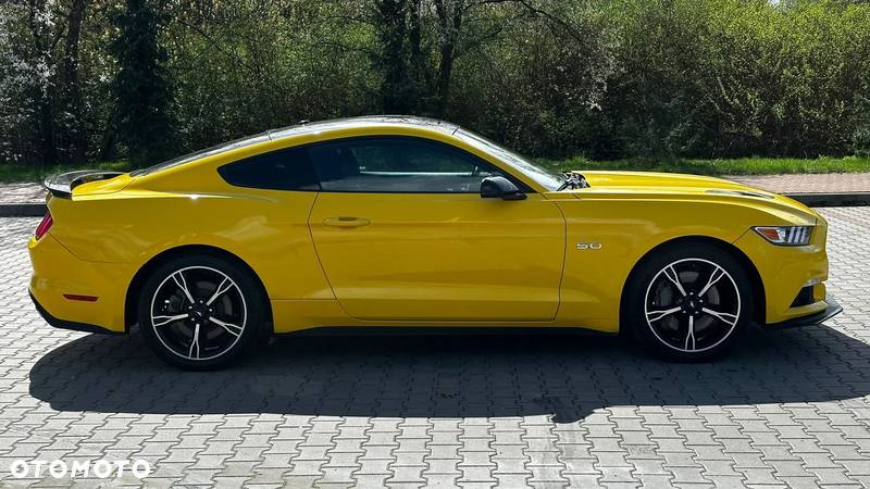 Ford Mustang 5.0 V8 GT - 4