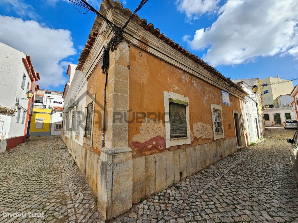 Ruína no centro histórico de Loulé com projeto aprovado p...