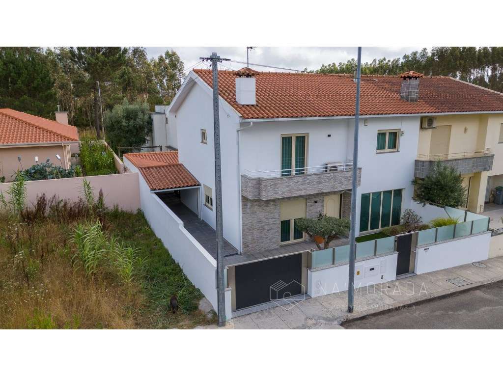 Moradia geminada T3 em São João de Ver - Áreas diferenciadas-35