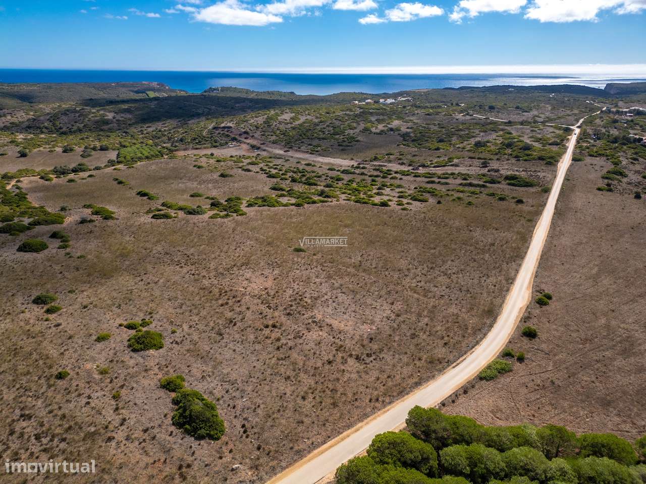 Terreno rústico  com 9440 m2 de área e vista Mar situado a 1km da Prai - Grande imagem: 2/28