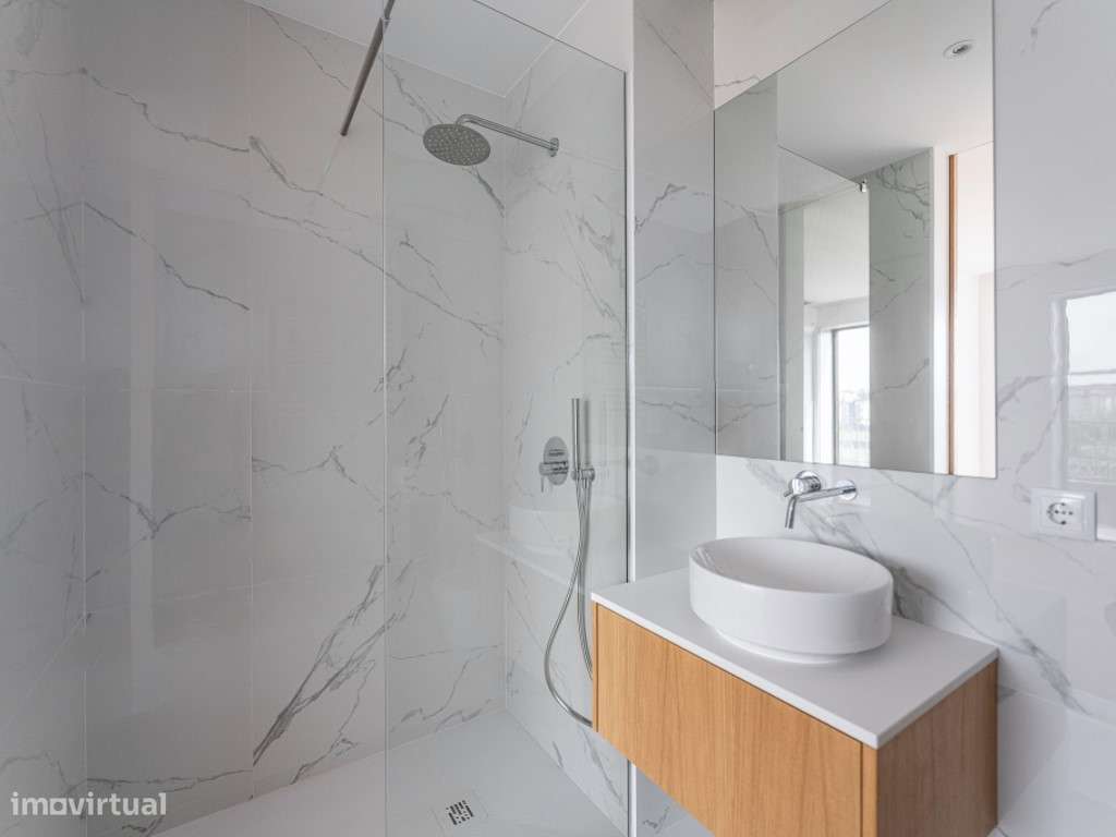 Apartamento T4 com 3 frentes em Matosinhos sul, no edifício Nautilus-54