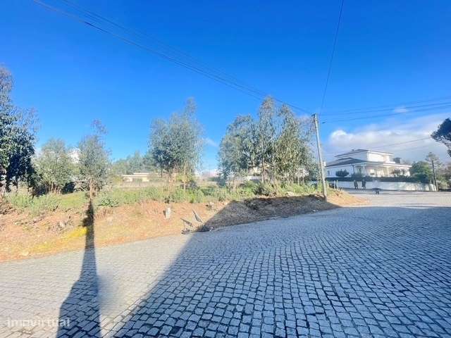 Terreno com 751m2, localizado próximo do Centro de Canelas! - Grande imagem: 3/12