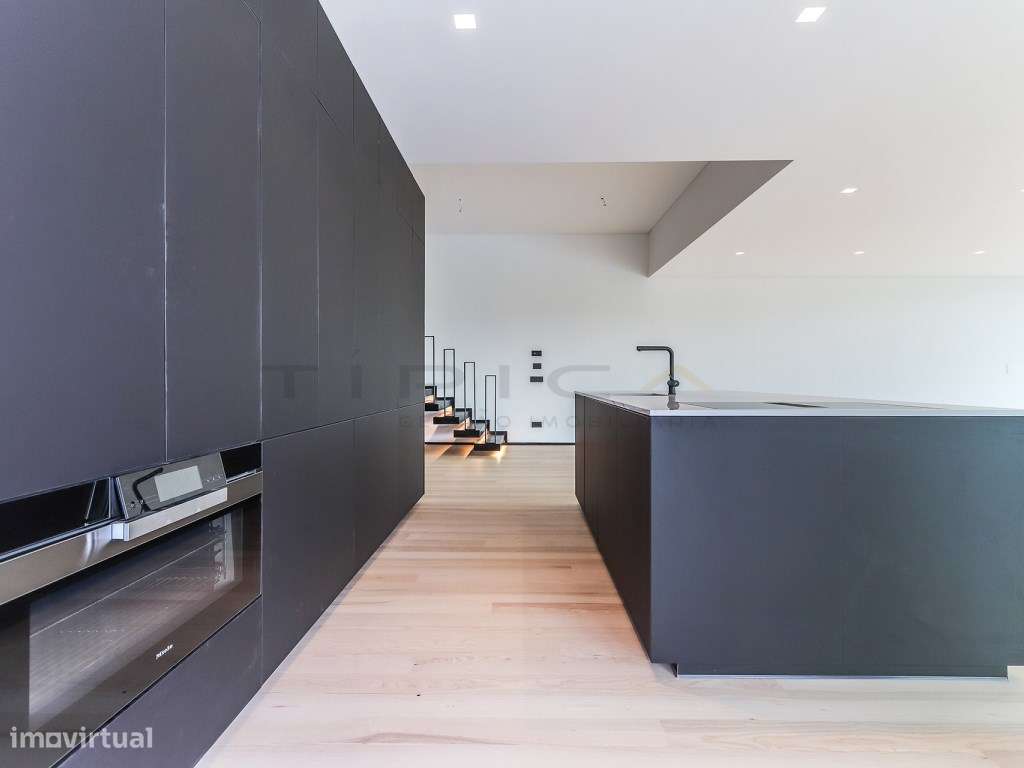 Moradia LUXO Condomínio Privado-17