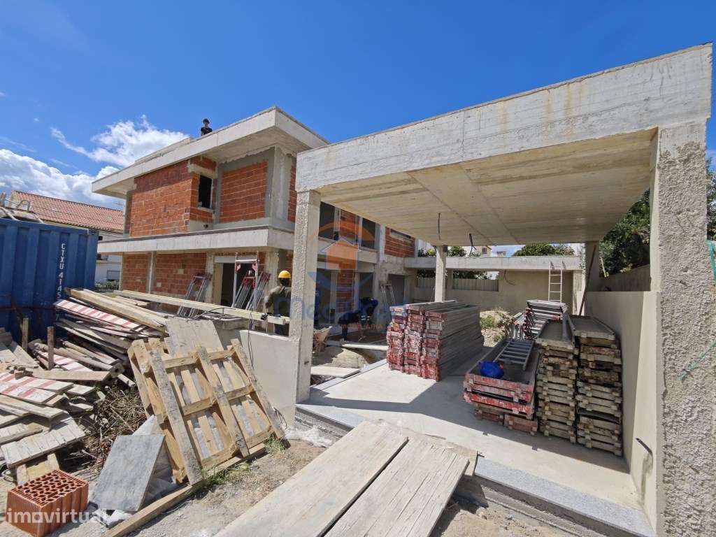 Moradia T4 em construção no Corte Esteval - Montijo-8