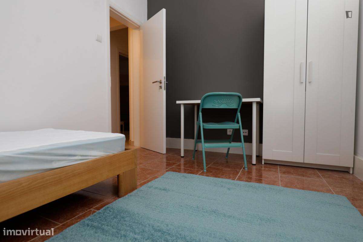 Quarto - localizado em Olaias Lisbon - Grande imagem: 4/10