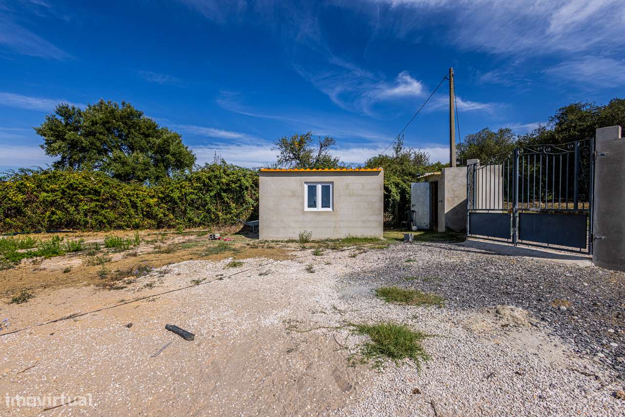 Excelente propriedade com área total de 13 680m2, localizada na Ereira-0