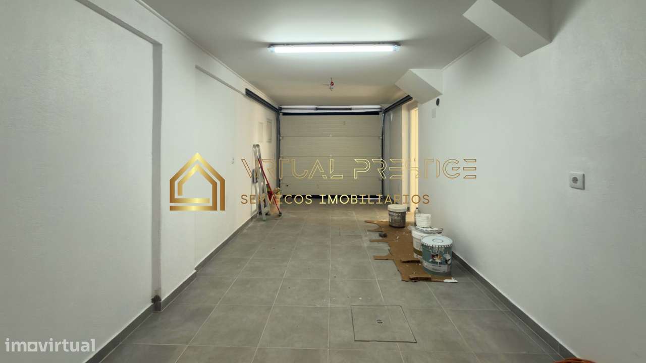 Moradia T4 moderna na Charneca da Caparica com piscina, jardim e ga...-31