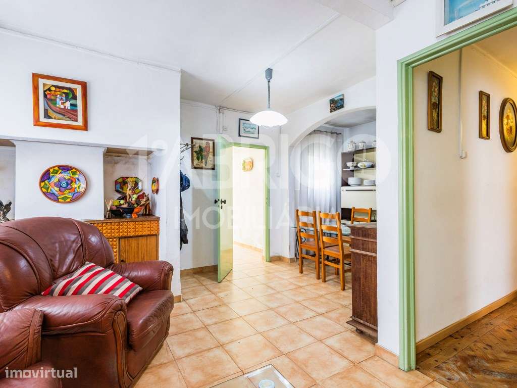 Moradia T3 Central, Oportunidade de Reabilitação (Para venda ao abr... - Grande imagem: 3/24