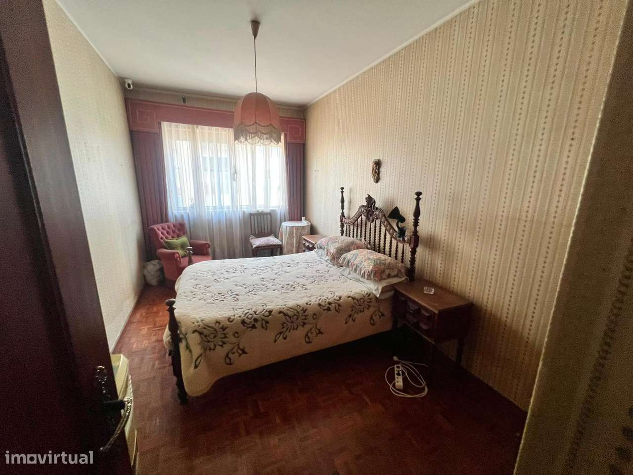 Apartamento T4 no Carvalhido com 3 casas de banho e varanda-14