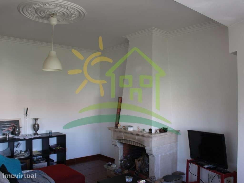 Apartamento T3+2 em Olival Basto - Oportunidade Única com Sótão-5