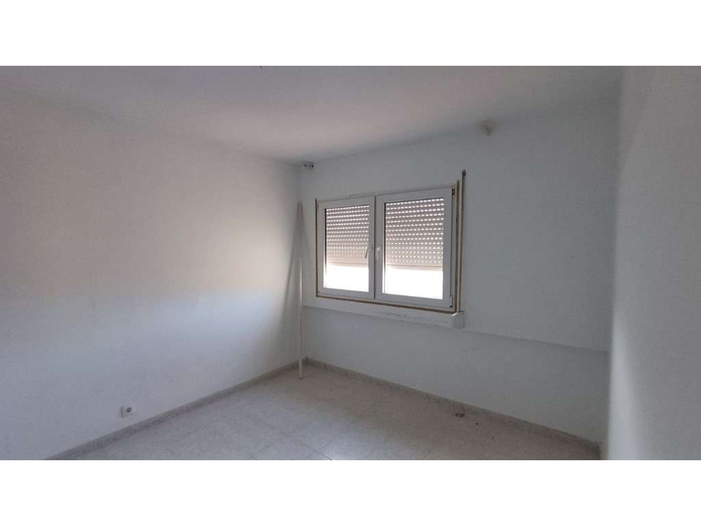 Apartamento T2 com Vista Rio em Santo António da Charneca - Excelen...-12