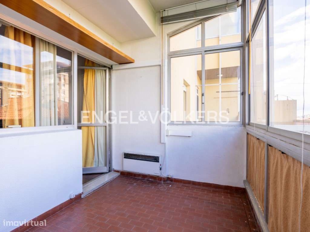 T3 com Terraço Privativo nas Avenidas Novas Oportunidade de Remodel...-12