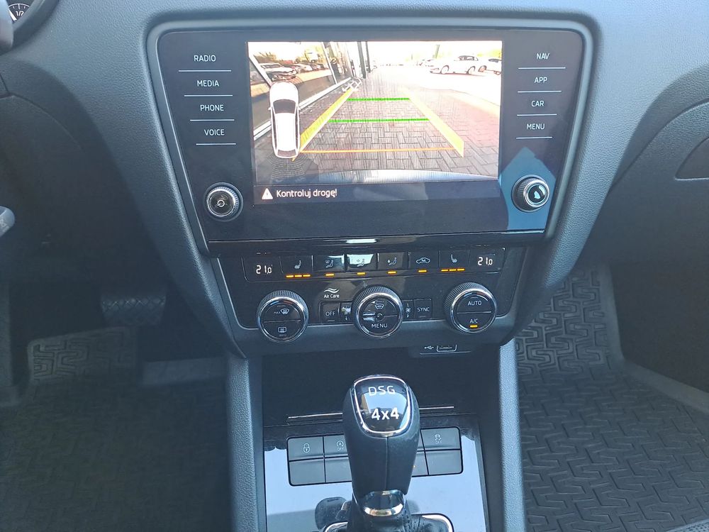 SKODA OCTAVIA 4x4 HAK DSG Blind SPOT 230V 2,0 TDI 150KM Serwis ASO Salon PL VAT23%
