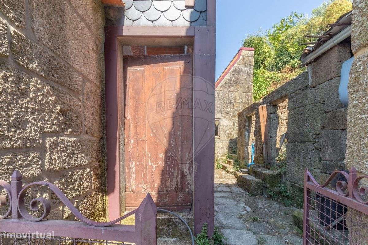 Moradia T4 para venda-13