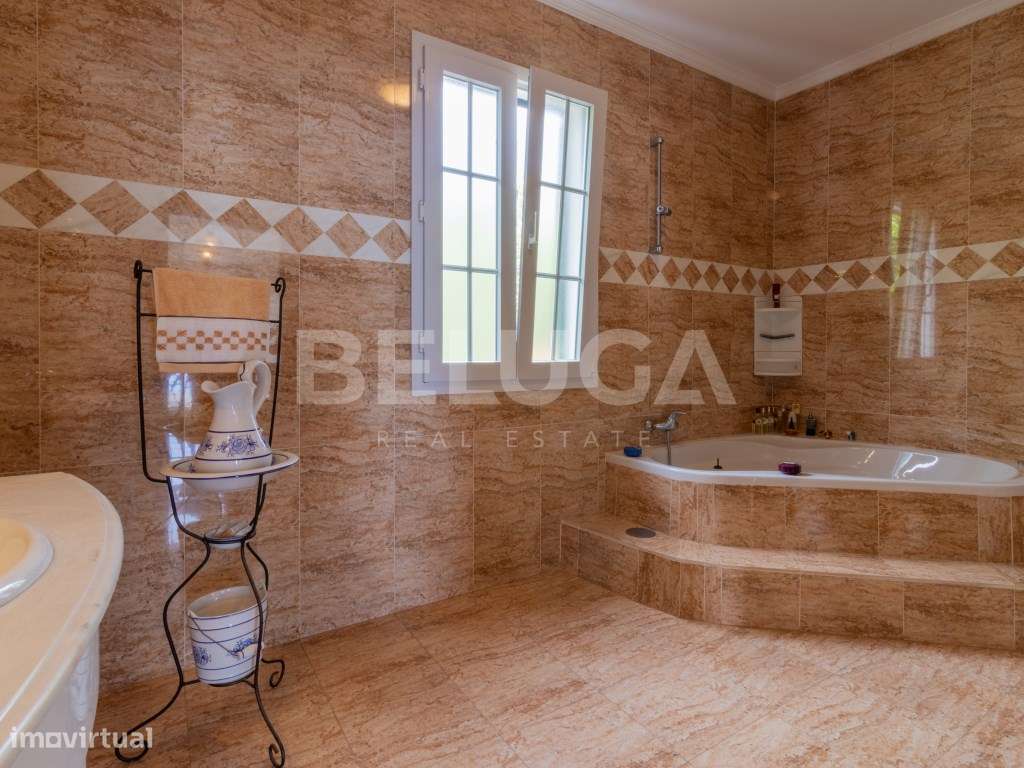 MORADIA T4 COM QUINTAL || URBANIZAÇÃO 'QUINTA DO FAIAL' (FUNCHAL)-38