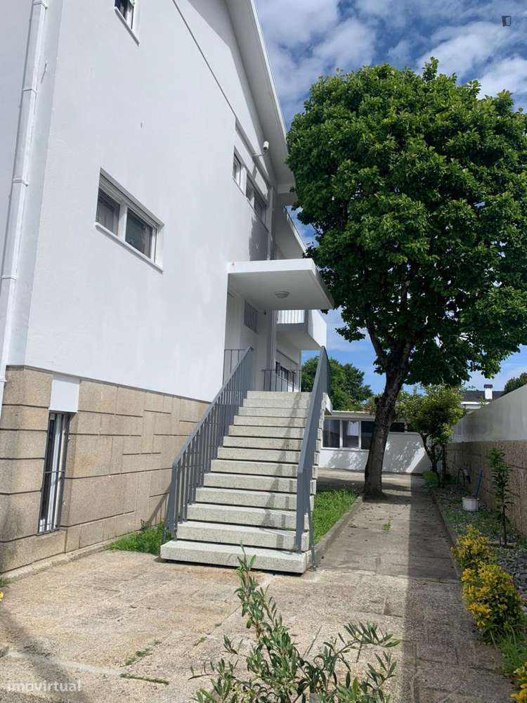 Quarto - localizado em Paranhos Porto - Grande imagem: 4/10