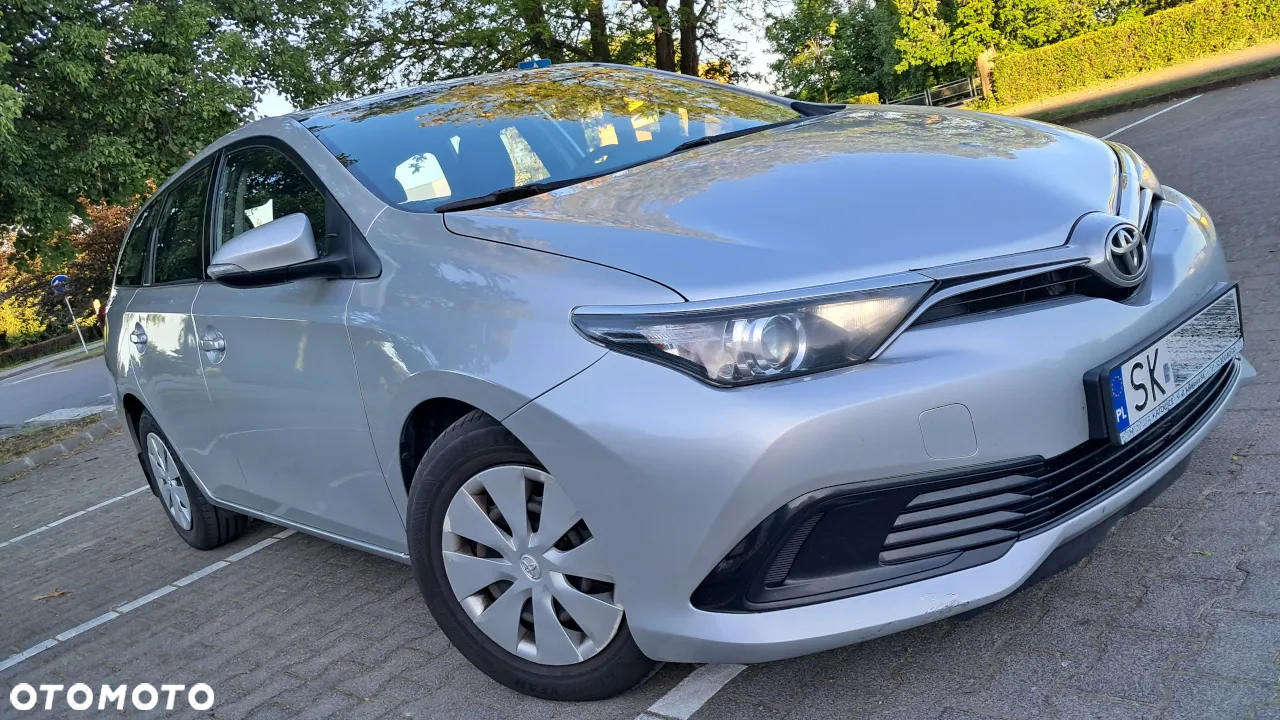 Toyota Auris 1.4 D-4D Active - 3