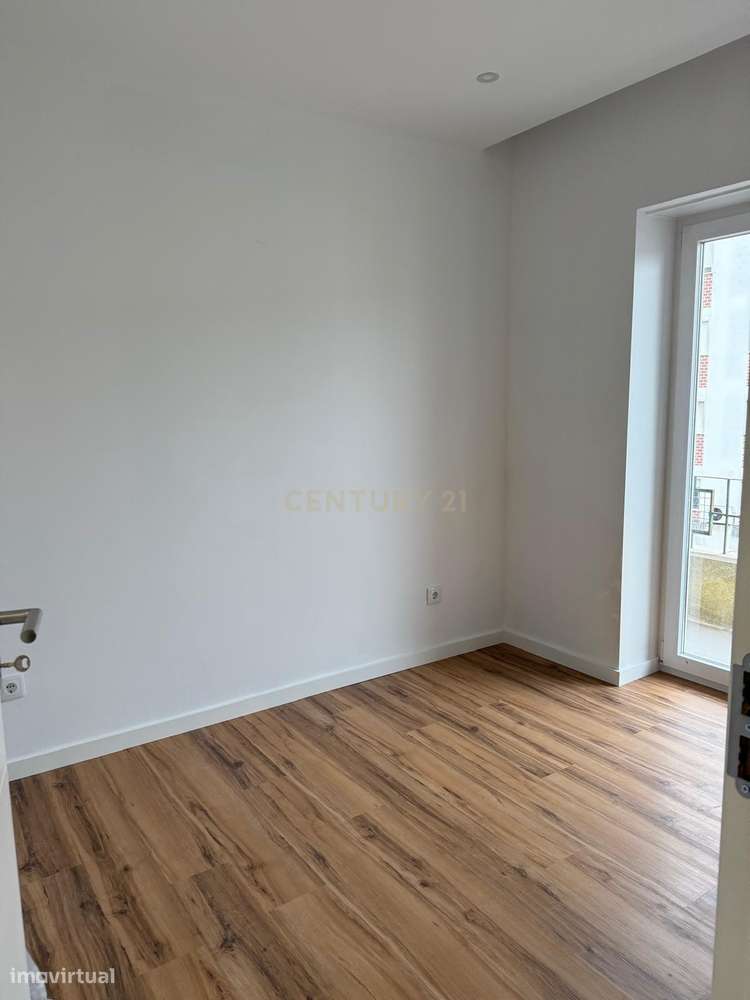 T3 requalificado no coração de Torres Vedras.-9