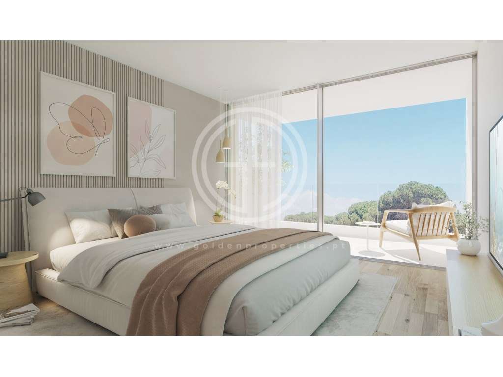 Moradia em T4 em banda em Faro-5