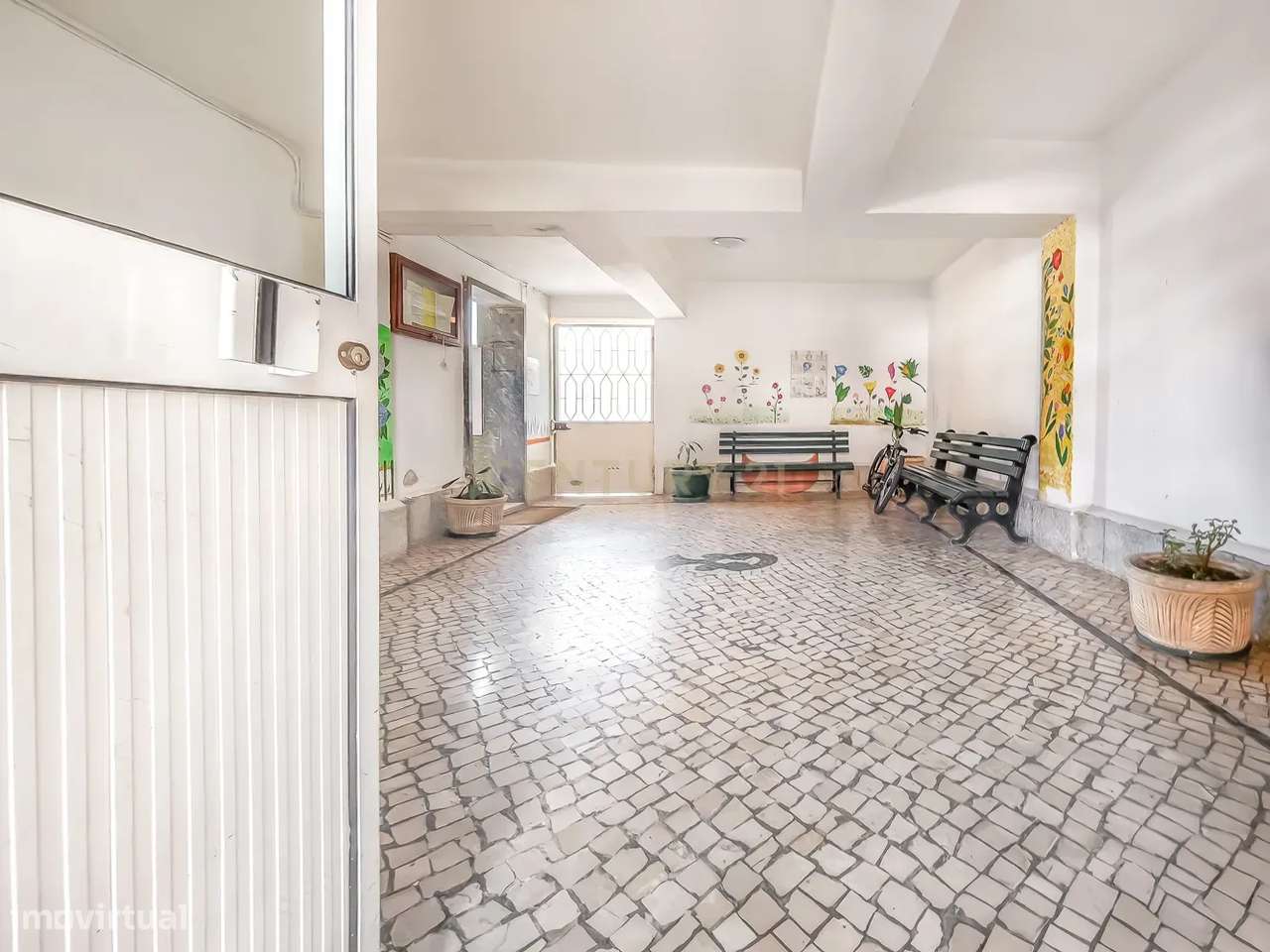 Viva Cascais a Pé | T2 Renovado com 2WC | Varanda | Junto ao Parque Ou-17