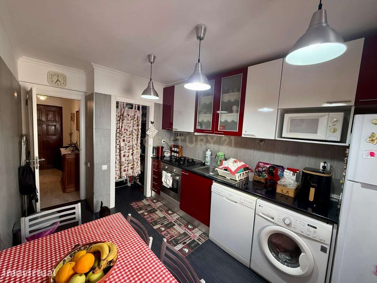 T3 com Excelente Localização – Mem Martins-13