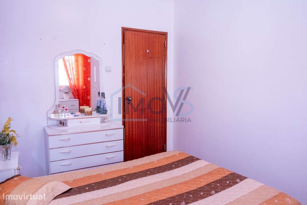 Propriedade com 2 Habitações, Anexo e Poço – Oportunidade Única em Fer-34