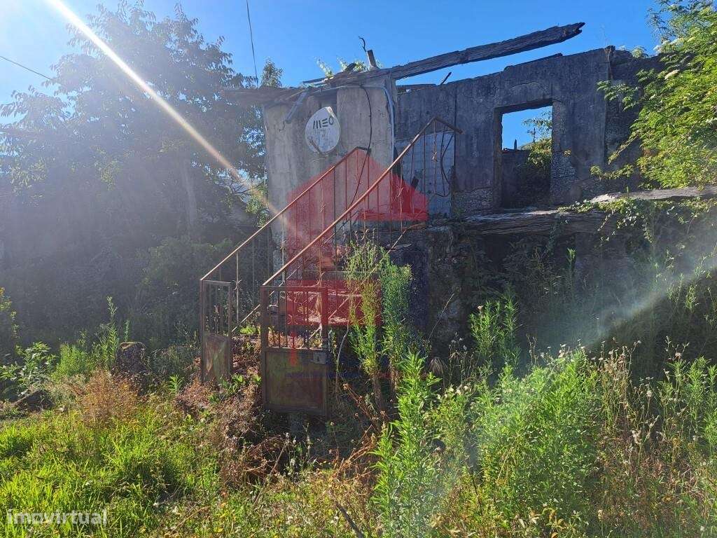 Moradia para restauro, Valdreu - Grande imagem: 2/16