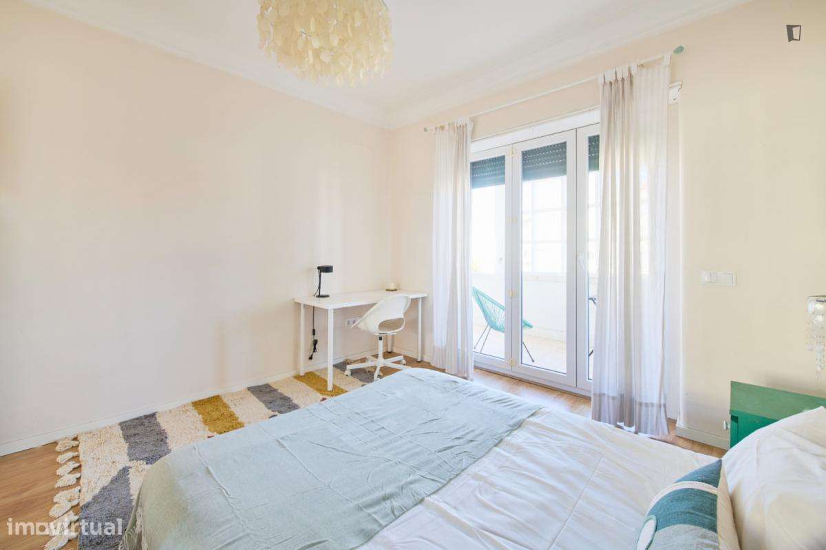 Quarto - localizado em Roma-Areeiro Lisbon - Grande imagem: 5/42