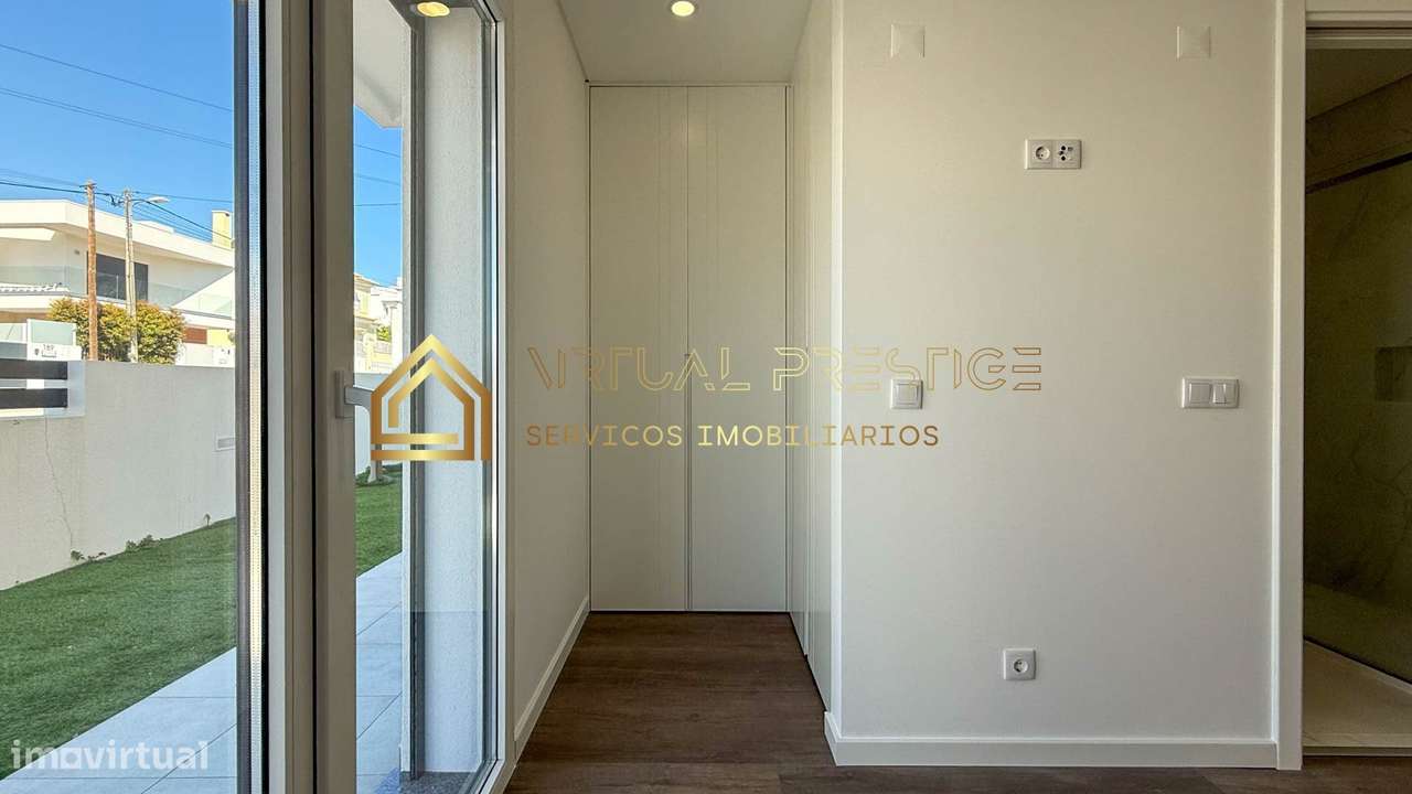 Moradia T4 Nova - 2 Suites - Piscina - Garagem - Valadares-7