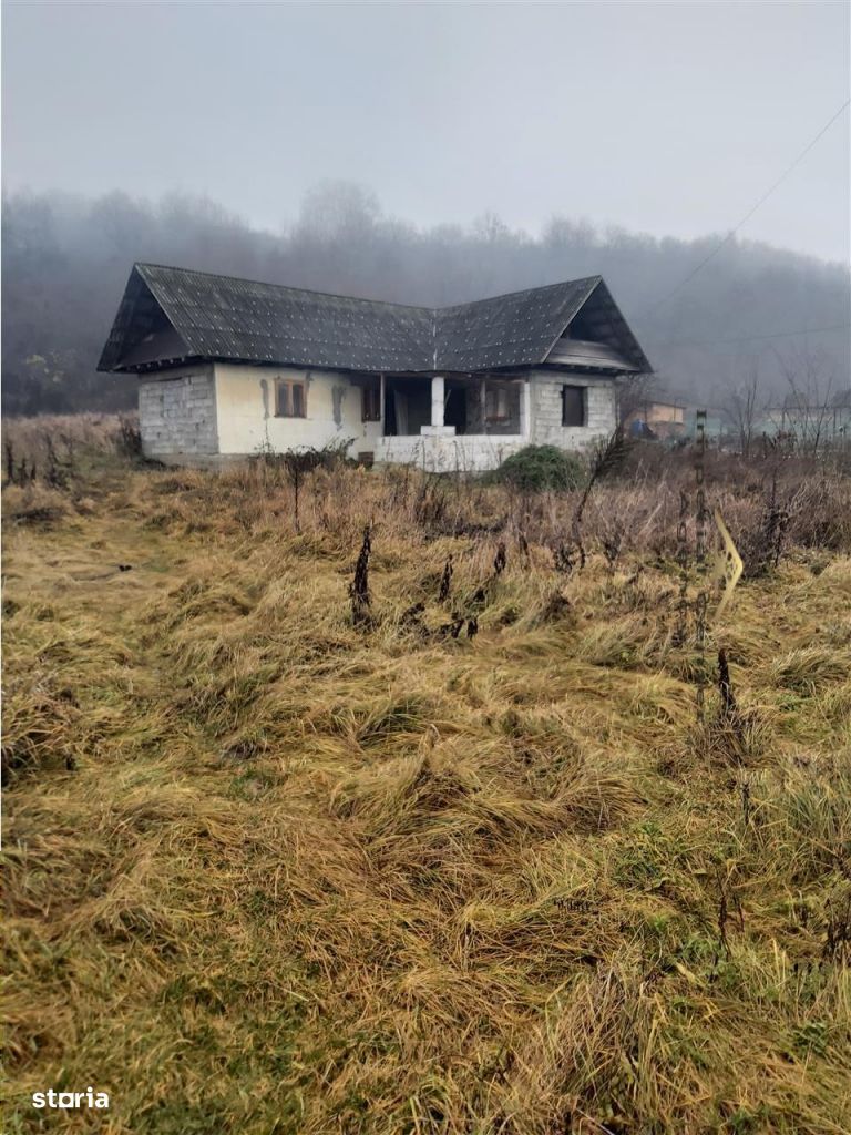 CASA cu  Teren de vanzare in EXCLUSIVITATE in loc Bogdana, com Stefan